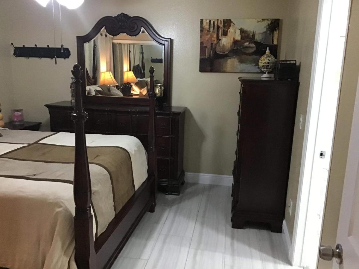 タンパ Mary'S Luxury Houseヴィラ エクステリア 写真