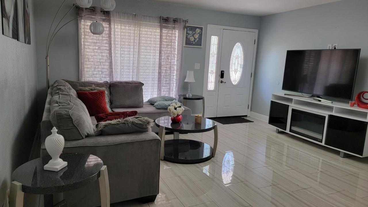 タンパ Mary'S Luxury Houseヴィラ エクステリア 写真